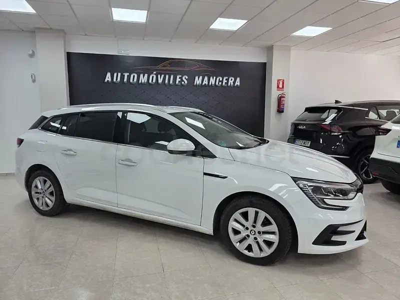 Usado Renault Mégane GrandTour Intens 115 CV (84 kW) 2022 Blanco Familiar