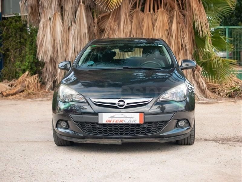 Usado Opel Astra GTC Selective 136 CV (100 kW) 2015 Negro Berlina