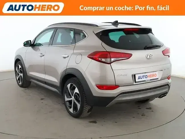 Usado Hyundai Tucson Style 177 CV (130 kW) 2016 Blanco SUV