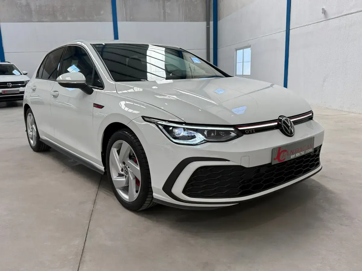 Usado VW Golf VIII GTI 245 CV (180 kW) 2024 Blanco Berlina