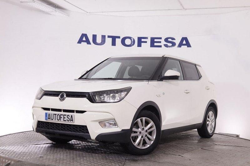 Usado Ssangyong (KGM) Tivoli 115 CV (84 kW) 2015 Blanco SUV