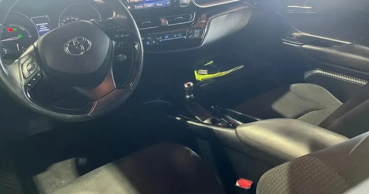Usado Toyota C-HR Active 122 CV (89 kW) 2018 SUV