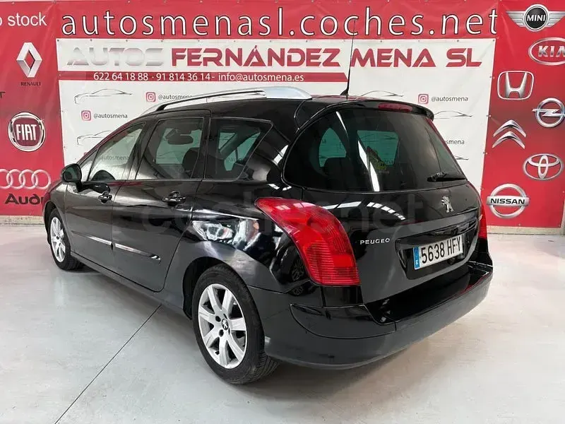 Usado Peugeot 308 SW Premium 120 CV (88 kW) 2011 Gris / plata Familiar