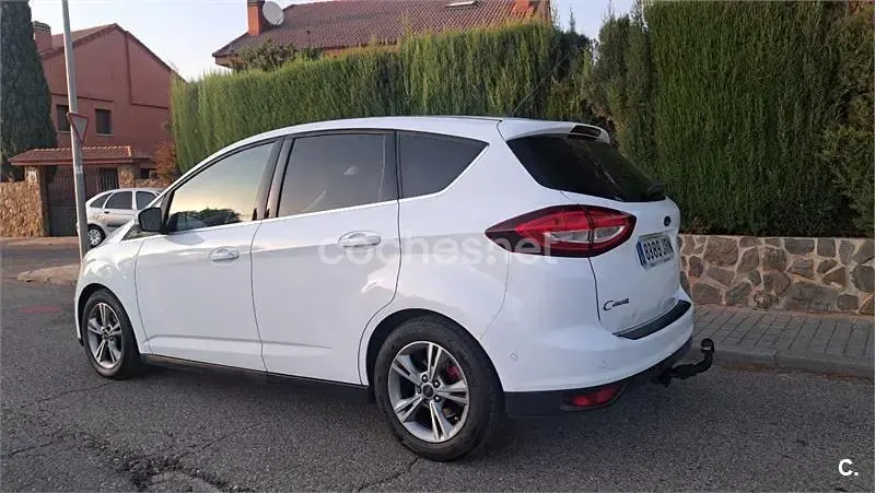Usado Ford C-MAX Titanium 120 CV (88 kW) 2016 Blanco Monovolumen