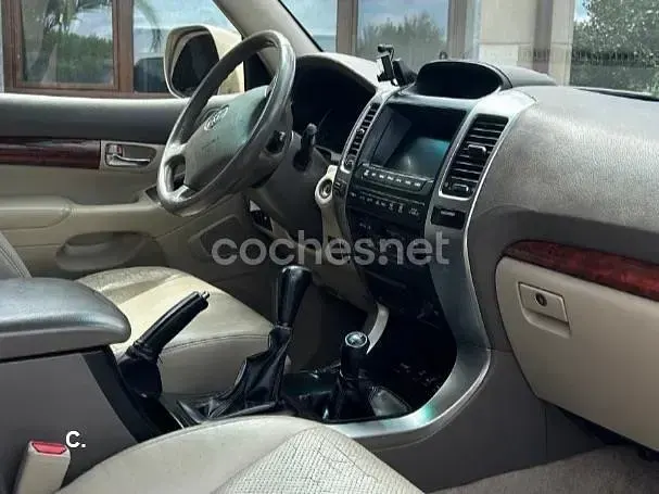 Usado Toyota Land Cruiser 166 CV (122 kW) 2007 Beige SUV
