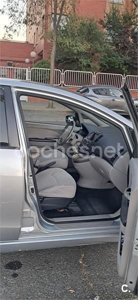 Usado Mitsubishi Grandis Instyle 165 CV (121 kW) 2006 Gris / plata Monovolumen