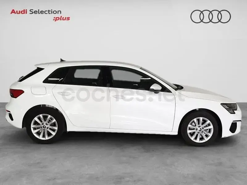 Usado Audi A3 110 CV (80 kW) 2021 Blanco Berlina