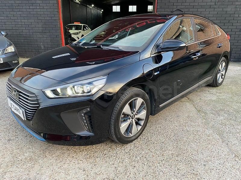 Usado Hyundai Ioniq Style 141 CV (103 kW) 2017 Negro Utilitario