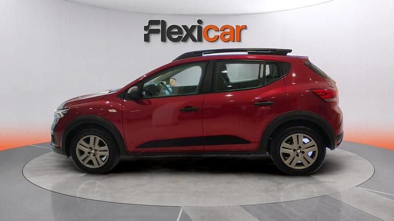 Usado Dacia Sandero Comfort 101 CV (74 kW) 2021 Rojo Utilitario