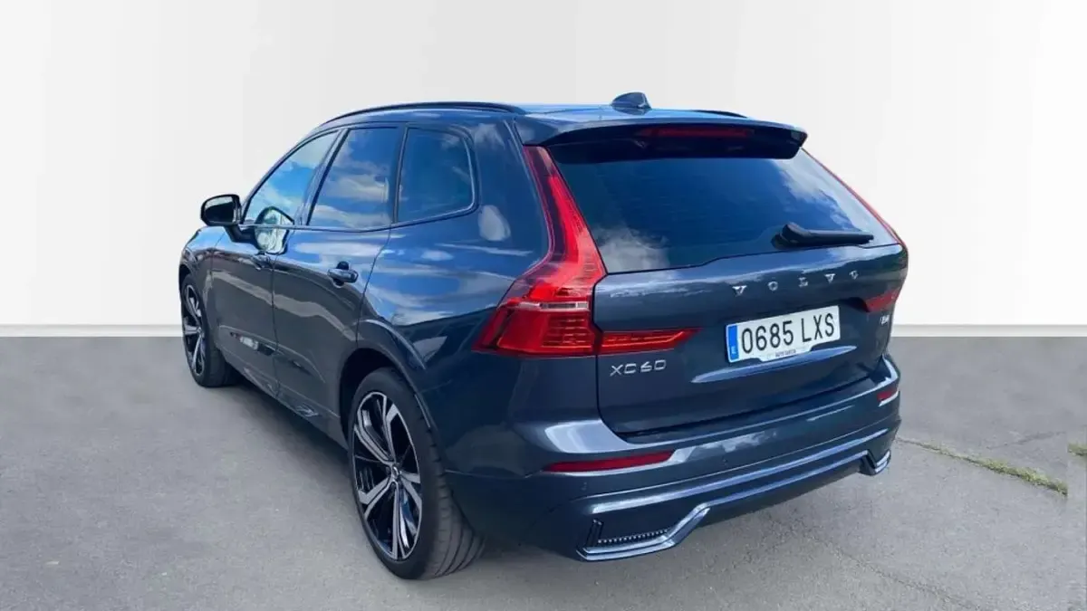 Usado Volvo XC60 R-Design 197 CV (144 kW) 2022 Azul SUV