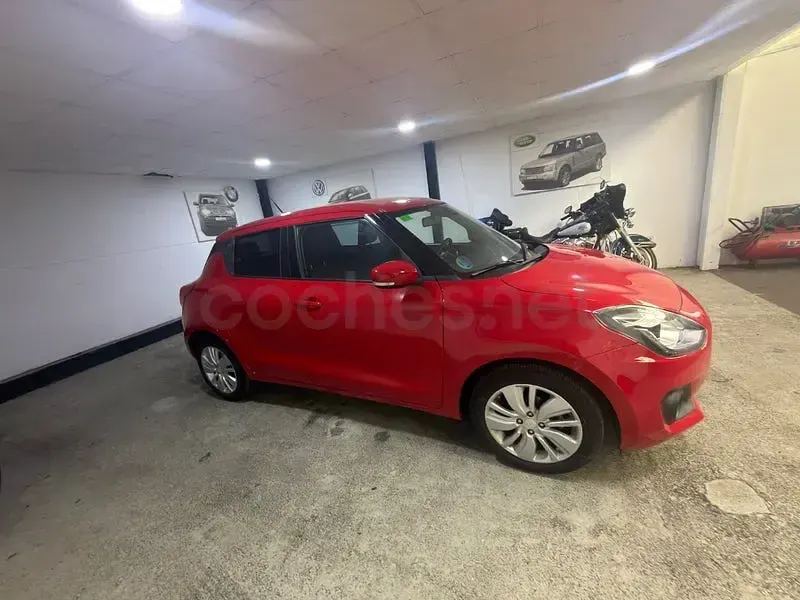 Usado Suzuki Swift GLX 111 CV (81 kW) 2018 Rojo Utilitario