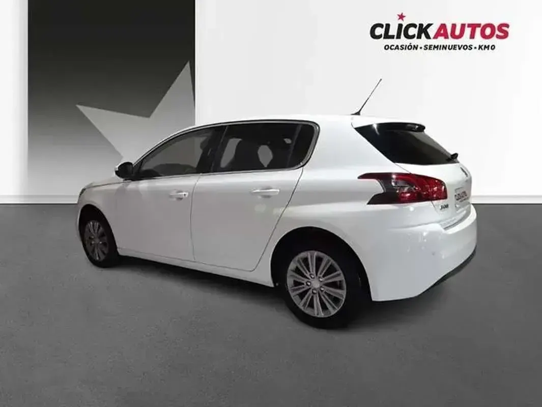Usado Peugeot 308 Allure 110 CV (80 kW) 2021 Blanco Utilitario