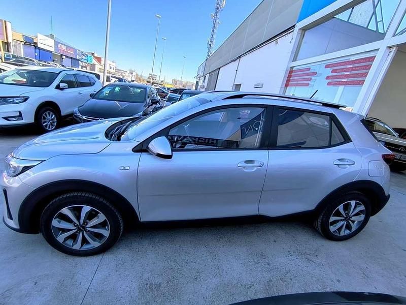 Usado Kia Stonic 84 CV (61 kW) 2022 Gris SUV