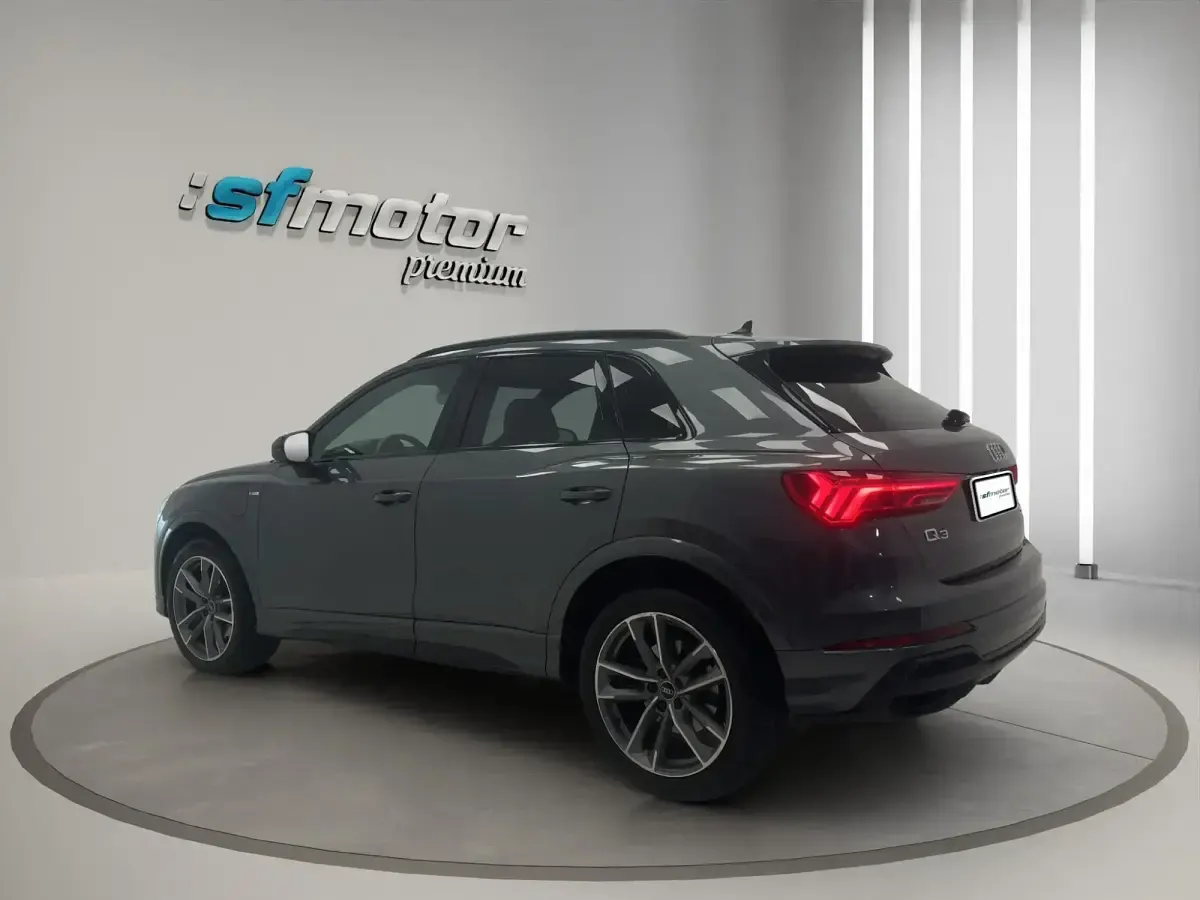 Usado Audi Q3 S-Line 245 CV (180 kW) 2021 Gris / plata SUV