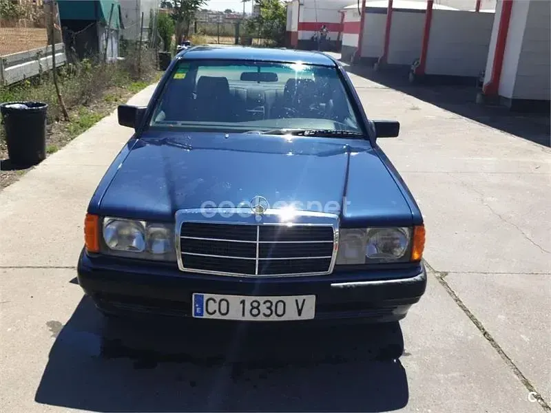 Usado Mercedes 190 136 CV (100 kW) 1989 Azul Berlina