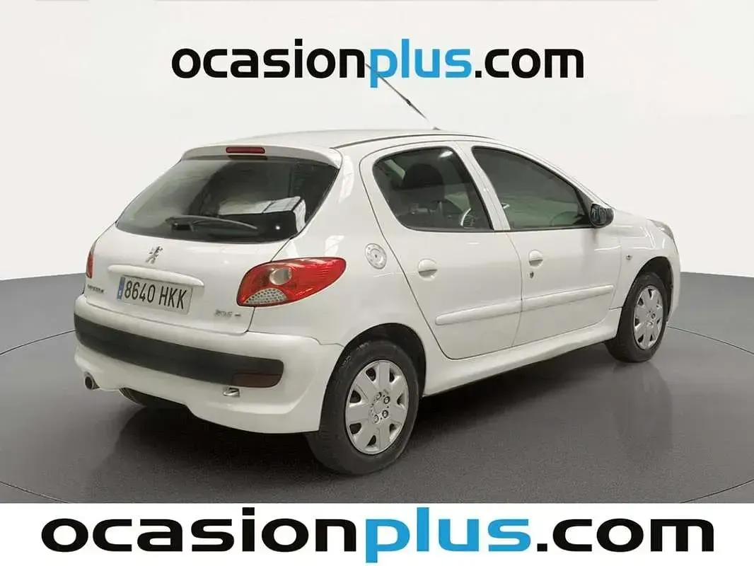 Usado Peugeot 206+ 60 CV (44 kW) 2012 Blanco Utilitario