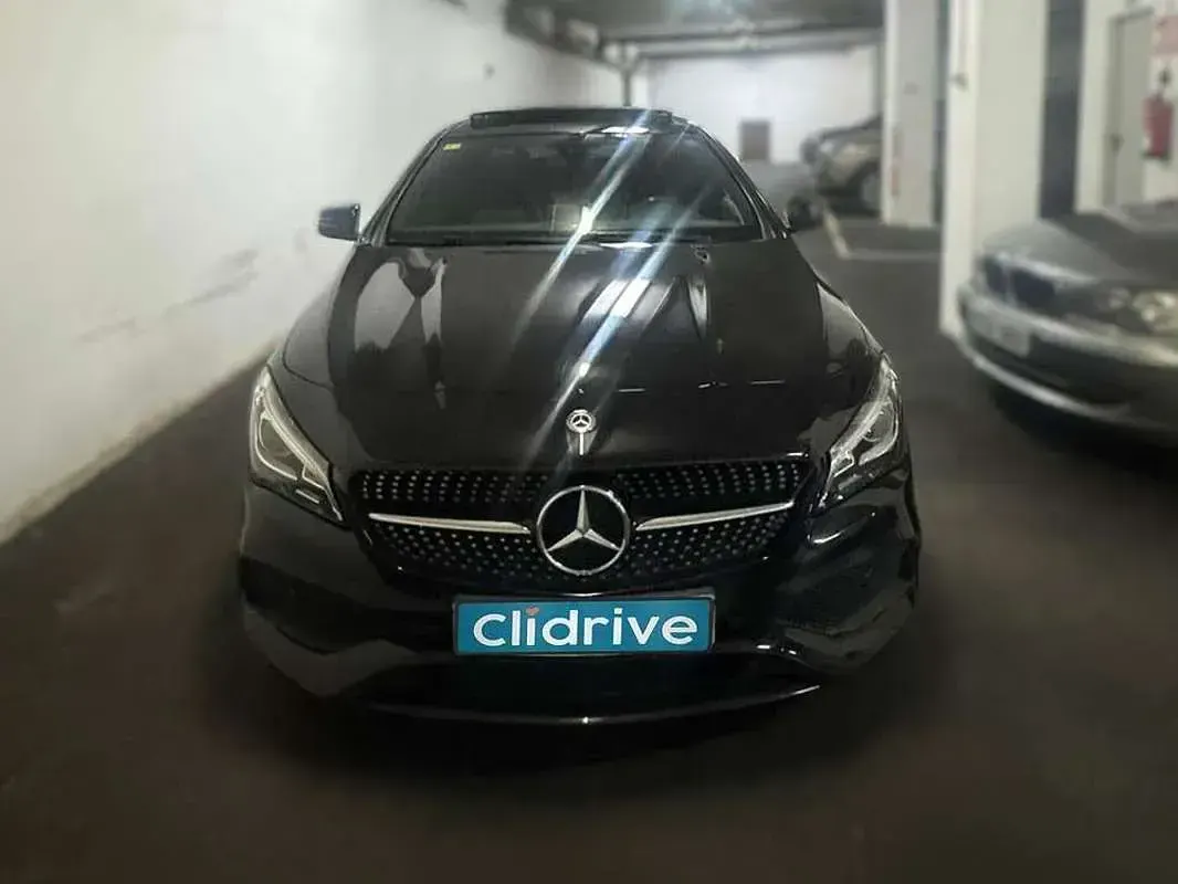 Usado Mercedes CLA220 Shooting Brake 177 CV (130 kW) 2019 Negro Familiar