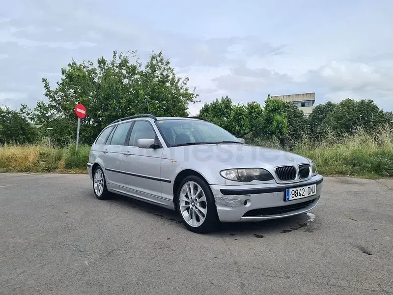 Usado BMW 330 204 CV (150 kW) 2006 Gris / plata Familiar