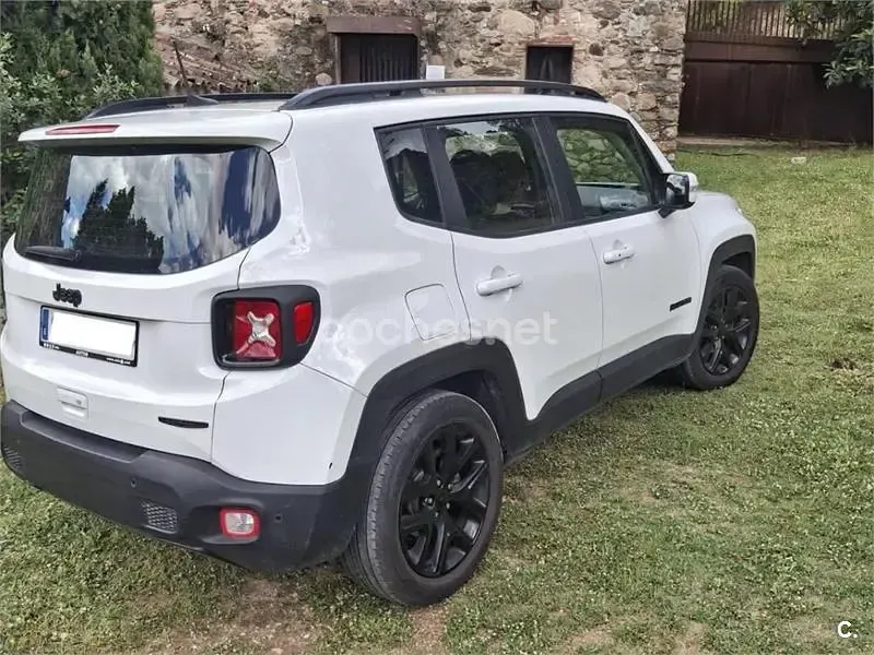 Usado Jeep Renegade Night Eagle 120 CV (88 kW) 2019 Blanco SUV