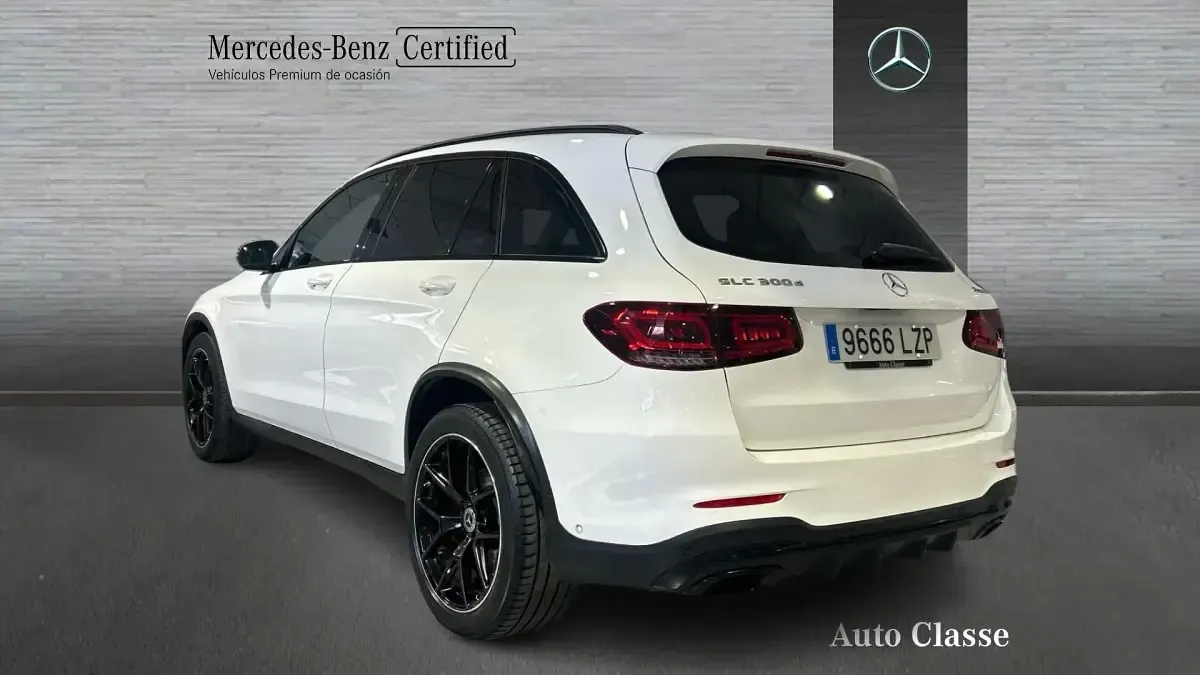 Usado Mercedes GLC300 AMG line 245 CV (180 kW) 2022 Blanco SUV
