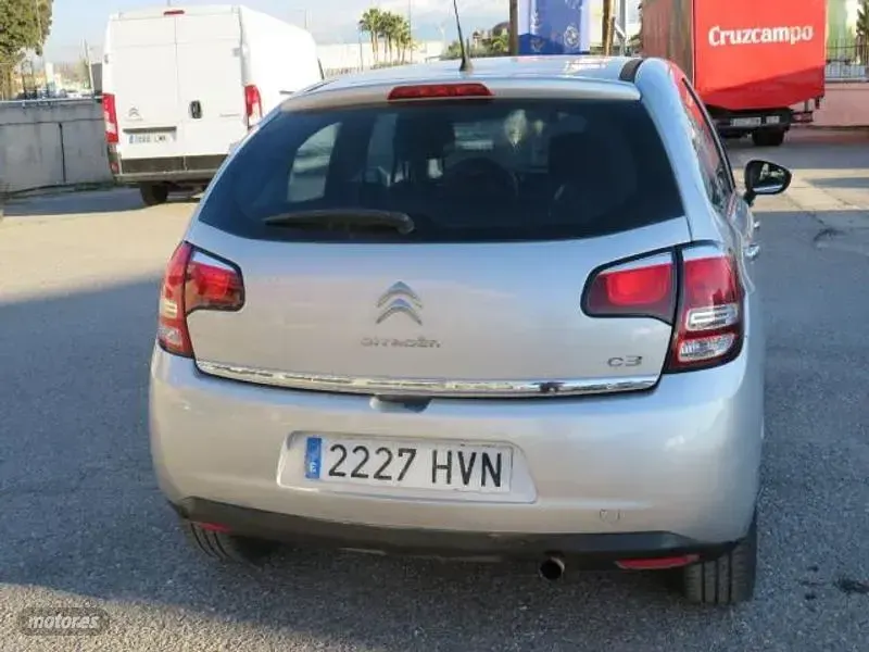 Usado Citroën C3 Seduction 70 CV (51 kW) 2014 Plateado