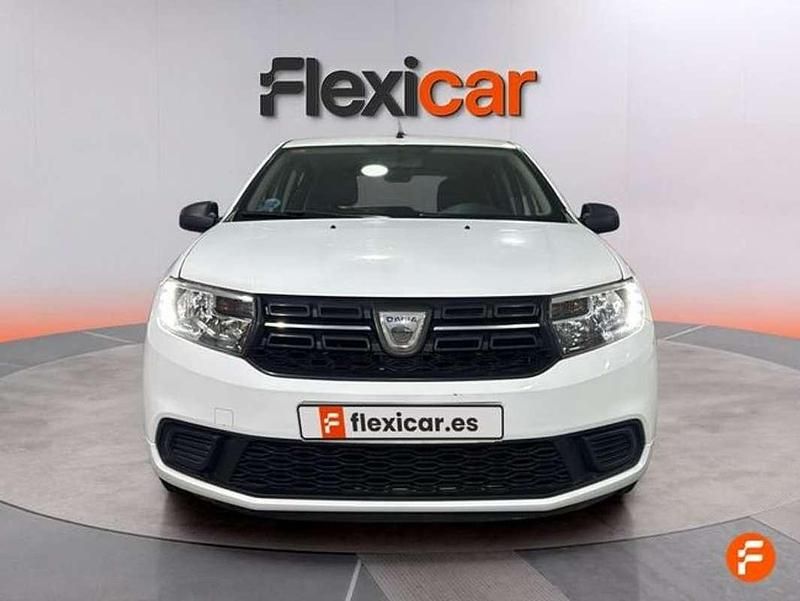 Usado Dacia Sandero Acces 75 CV (55 kW) 2019 Blanco Utilitario