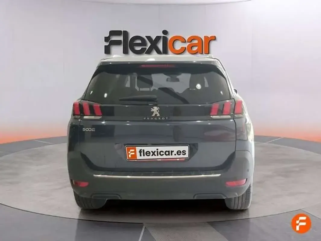 Usado Peugeot 5008 Allure 131 CV (96 kW) 2018 Azul SUV