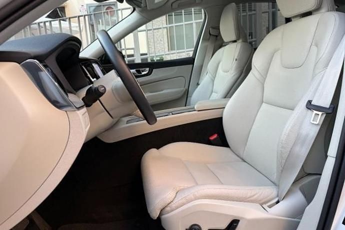 Usado Volvo XC60 Plus 197 CV (144 kW) 2023 SUV