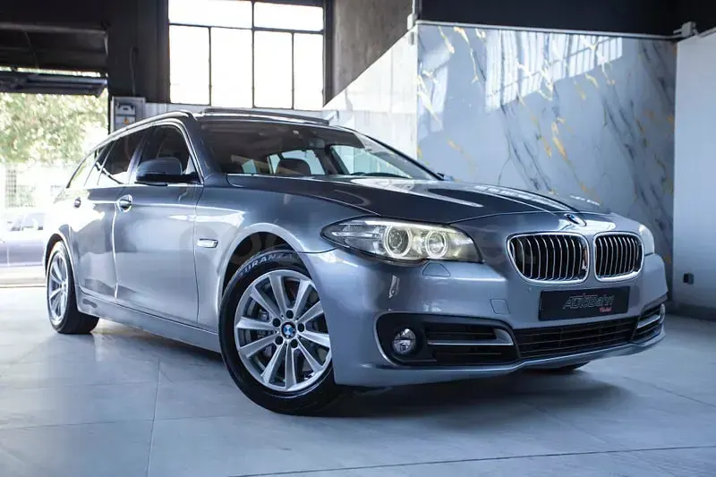 Usado BMW 525 218 CV (160 kW) 2013 Gris / plata Familiar