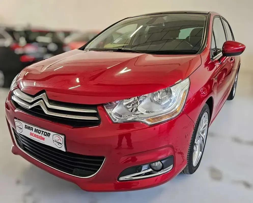 Usado Citroën C4 Exclusive 114 CV (83 kW) 2013 Rojo Utilitario