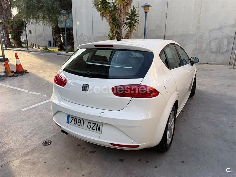 Usado Seat Leon Style 125 CV (91 kW) 2010 Blanco Utilitario