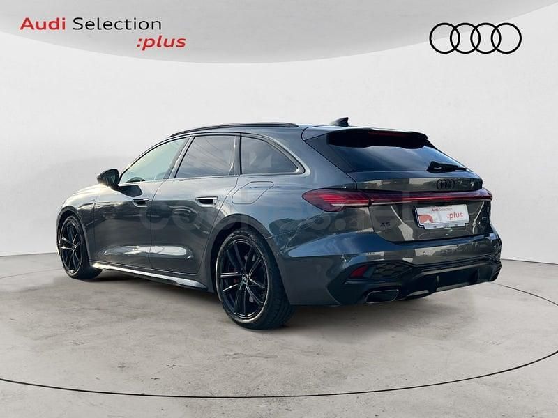 Usado Audi A5 Ambiente 299 CV (219 kW) 2025 Gris / plata Familiar