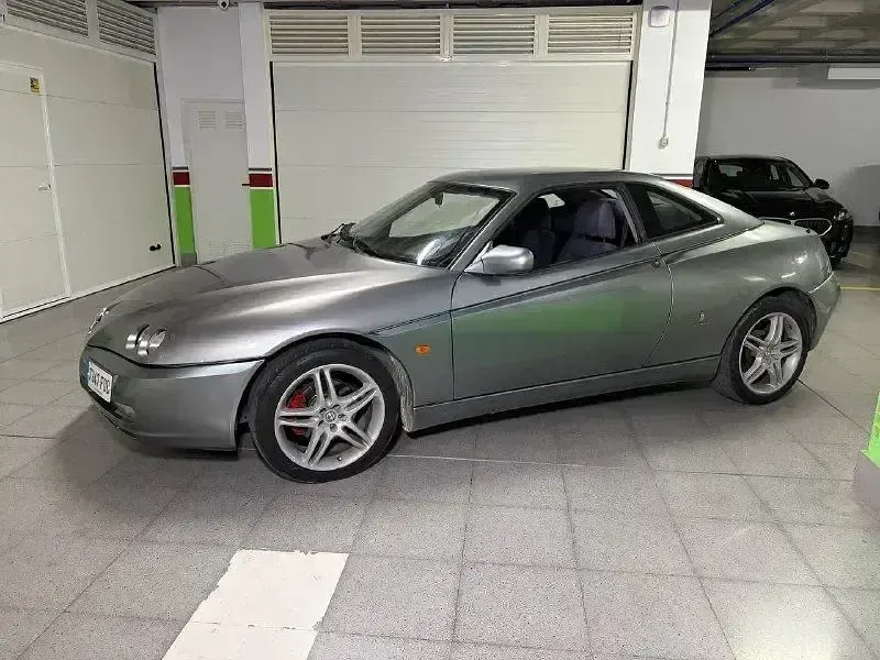 Käytetty Alfa Romeo GTV 165 HP (121 kW) 2006