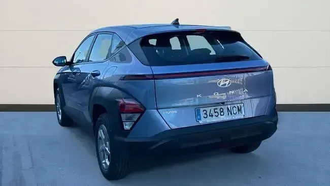 Usado Hyundai Kona 100 CV (73 kW) 2025 Azul SUV