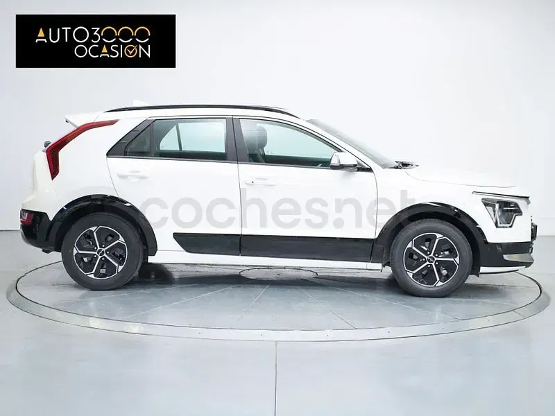 Usado Kia Niro 141 CV (103 kW) 2023 Blanco SUV