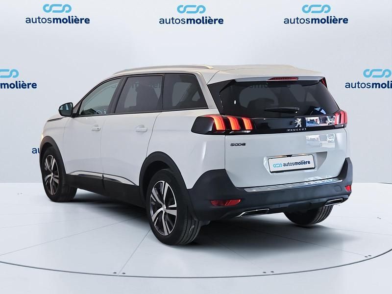 Usado Peugeot 5008 Allure 131 CV (96 kW) 2019 Blanco Monovolumen