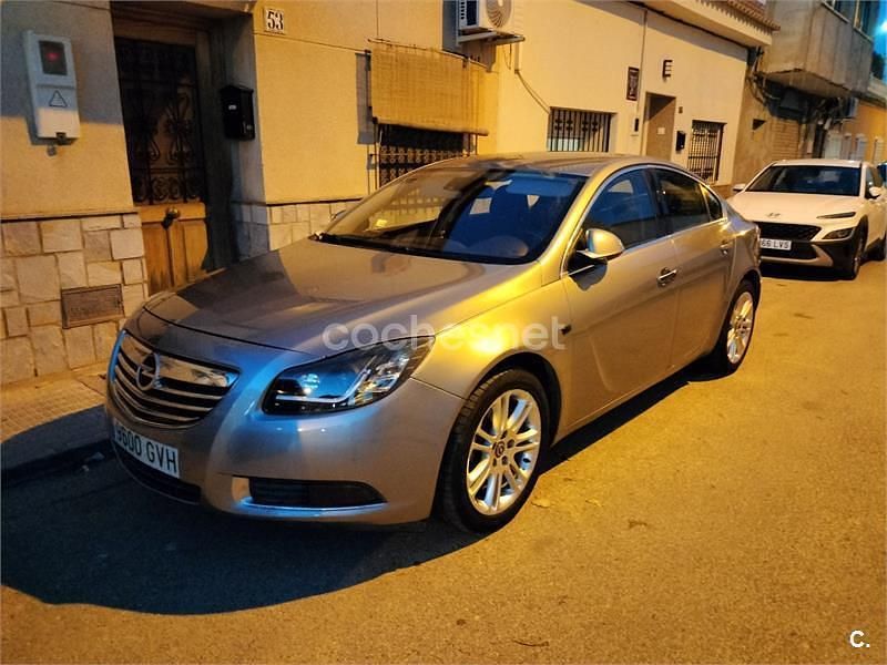 Usado Opel Insignia Cosmo 160 CV (117 kW) 2011 Gris / plata Berlina