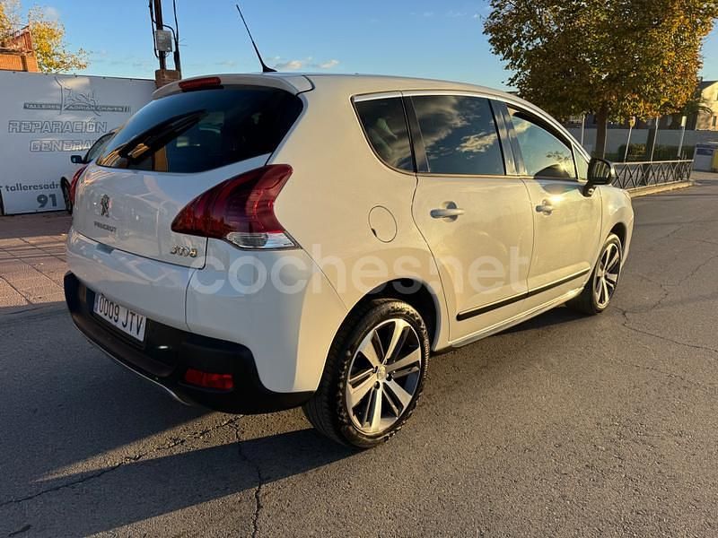 Usado Peugeot 3008 Style 130 CV (95 kW) 2016 Blanco Berlina