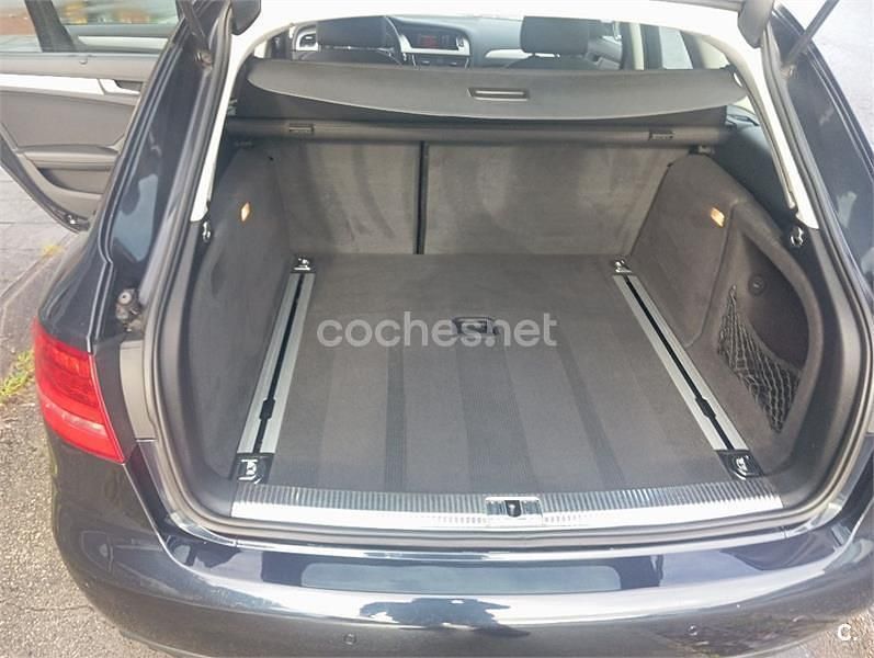 Usado Audi A4 143 CV (105 kW) 2012 Azul Familiar