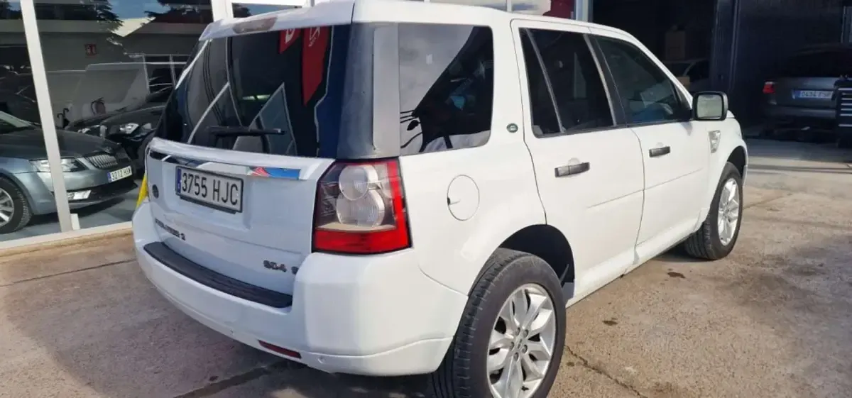 Usado Land Rover Freelander 2 SE 190 CV (139 kW) 2013 Blanco SUV
