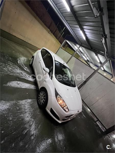 Usado Ford Fiesta Trend 75 CV (55 kW) 2014 Blanco Utilitario
