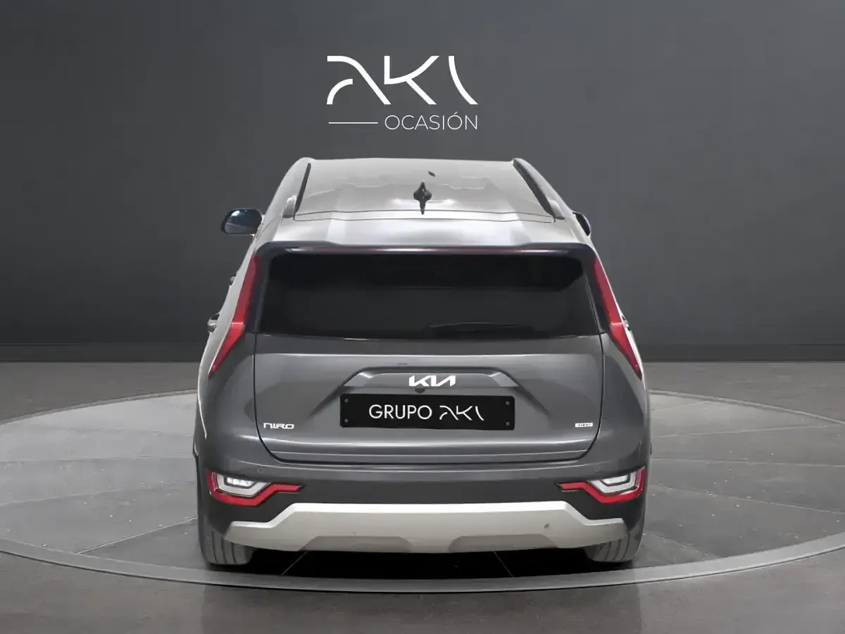 Usado Kia Niro 141 CV (103 kW) 2022 Gris SUV