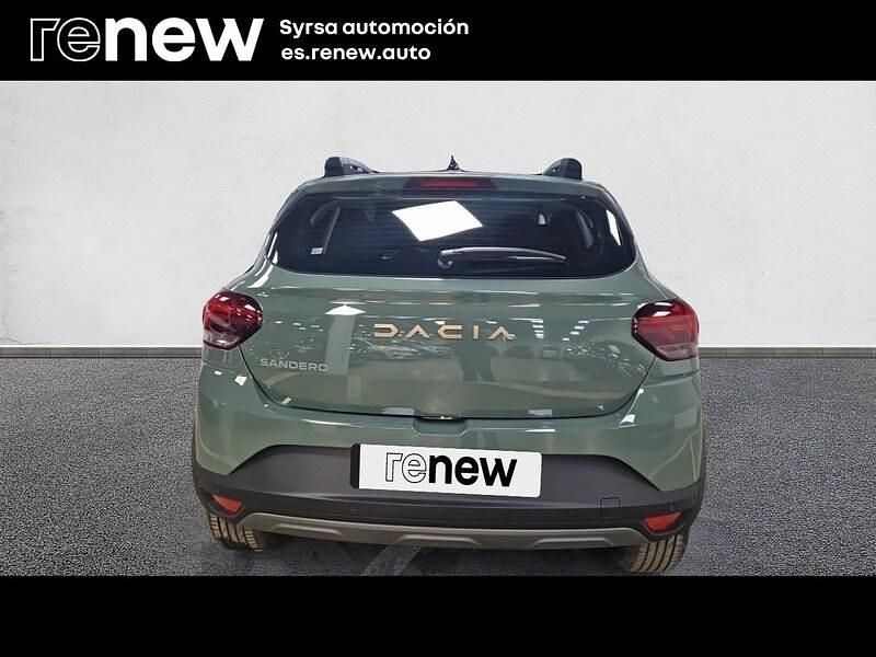 Usado Dacia Sandero Extreme 100 CV (73 kW) 2025 Verde Berlina