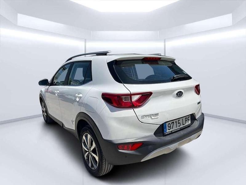 Usado Kia Stonic 120 CV (88 kW) 2021 Blanco SUV