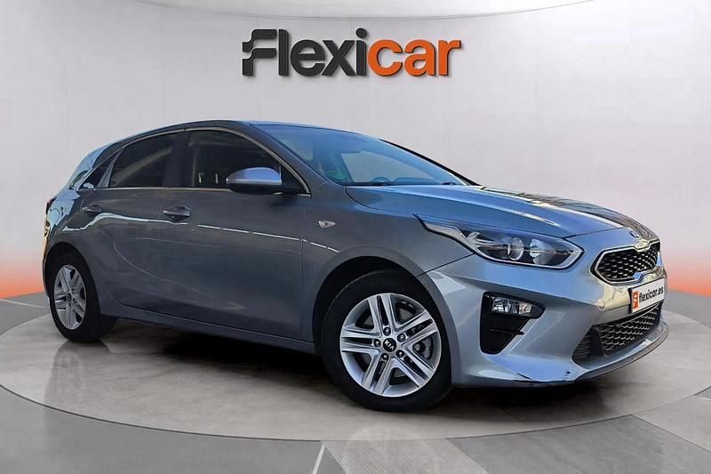Gris Usado 2020 Kia Ceed Berlina | 12.490 € (Super precio) - Imagen 1/4