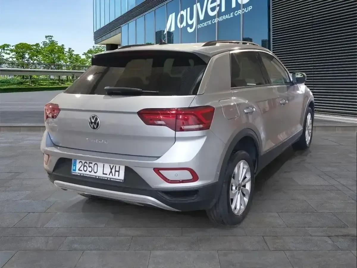 Usado VW T-Roc Life 116 CV (85 kW) 2022 Gris SUV