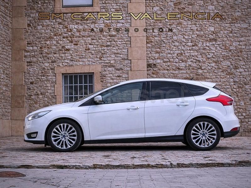 Brugt Ford Focus Trend 95 HK (69 kW) 2015 Hvid Sedan