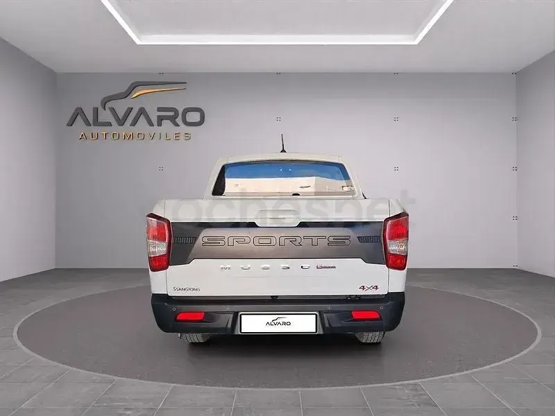 Usado SsangYong Musso 202 CV (148 kW) 2023 Blanco Pickup/Camioneta