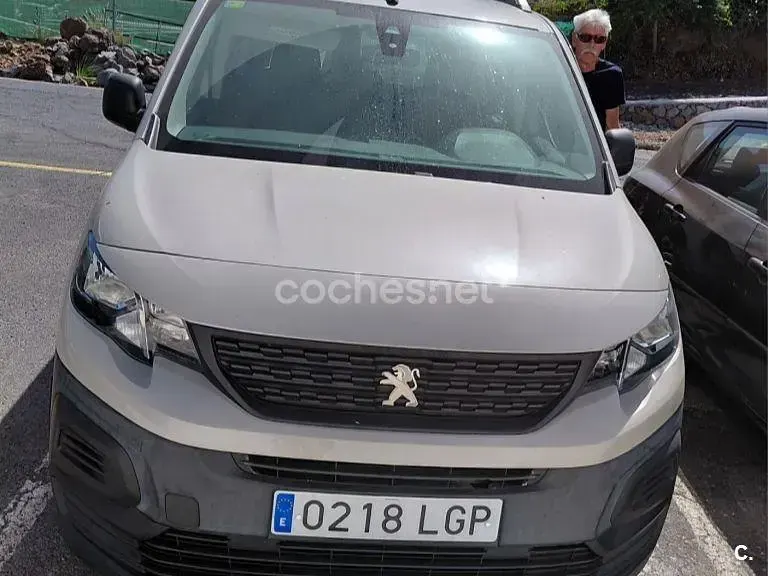 Usado Peugeot Rifter Style 130 CV (95 kW) 2020 Beige Monovolumen