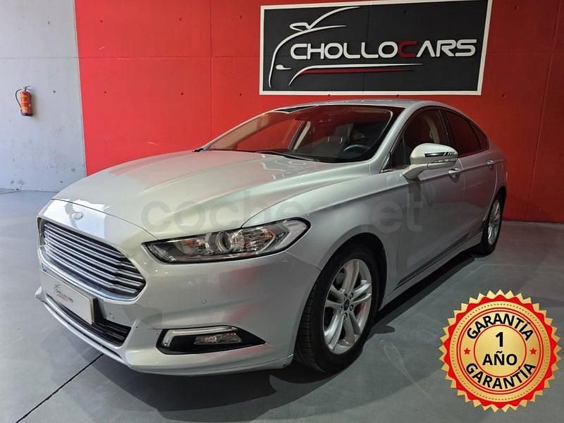 Usado Ford Mondeo Trend 120 CV (88 kW) 2018 Gris / plata Berlina